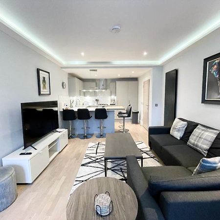 Modern 3 Bedroom Apartment, West End Edimburgo Esterno foto