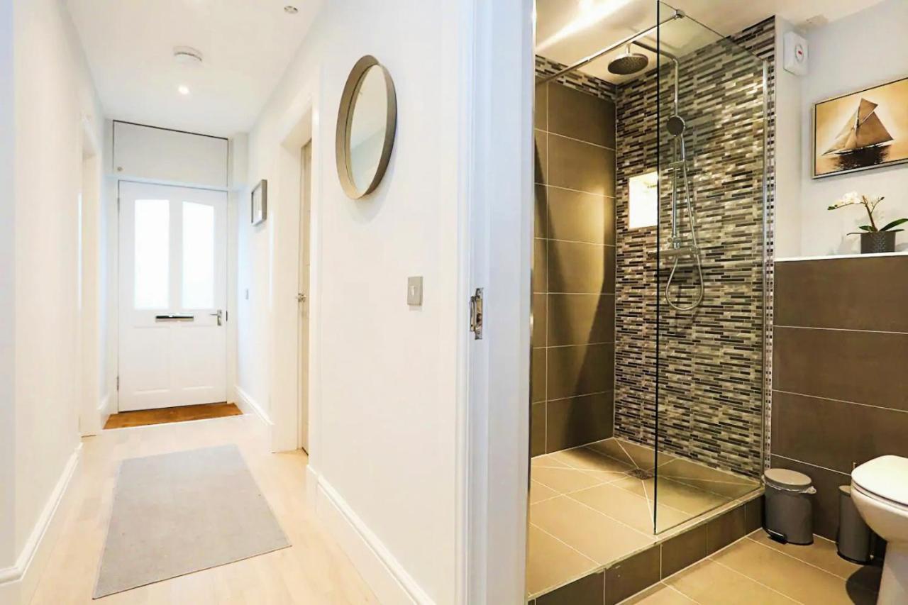 Modern 3 Bedroom Apartment, West End Edimburgo Esterno foto