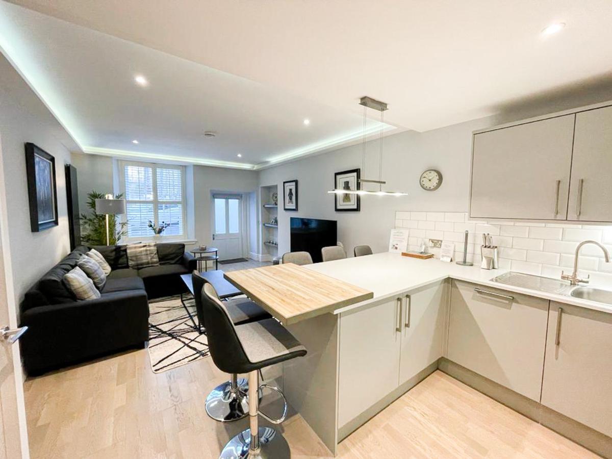 Modern 3 Bedroom Apartment, West End Edimburgo Esterno foto