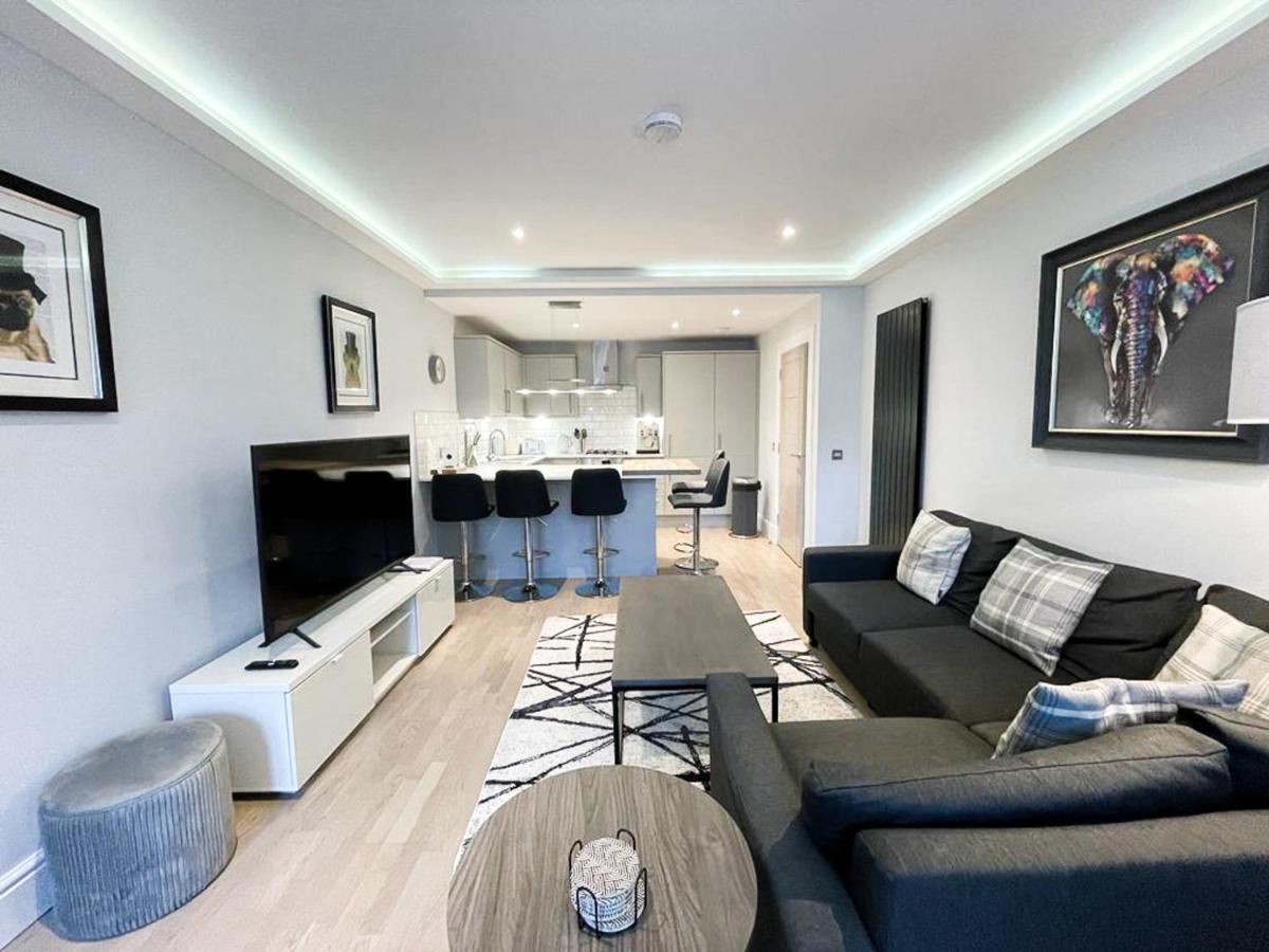 Modern 3 Bedroom Apartment, West End Edimburgo Esterno foto