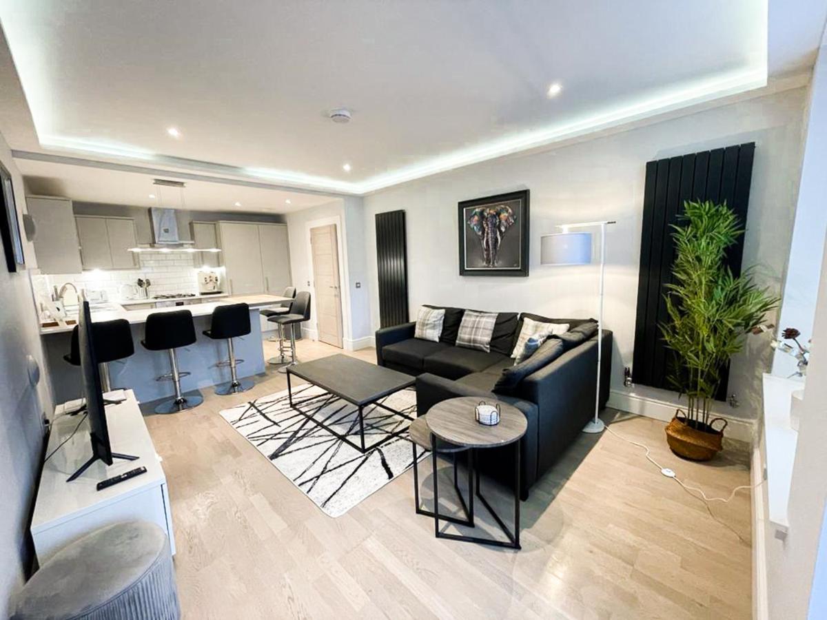 Modern 3 Bedroom Apartment, West End Edimburgo Esterno foto