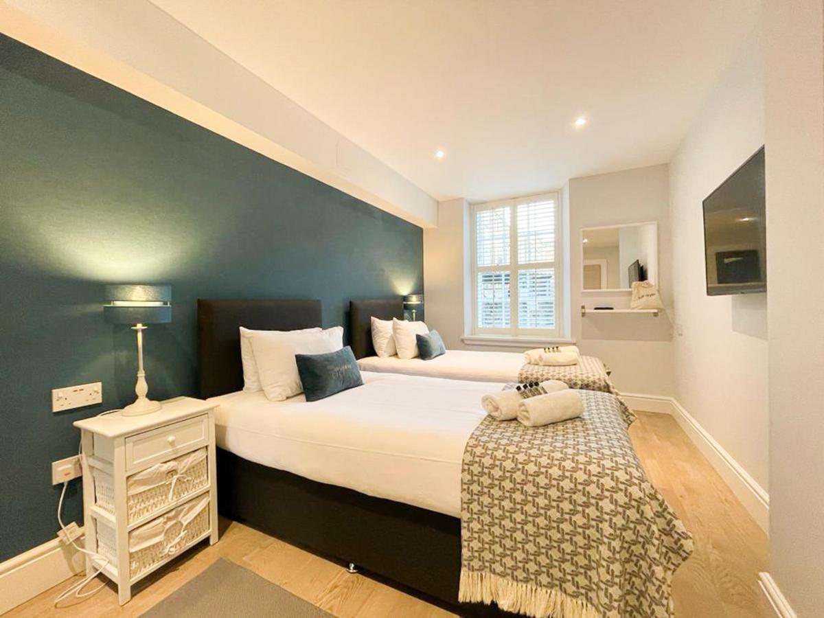 Modern 3 Bedroom Apartment, West End Edimburgo Esterno foto
